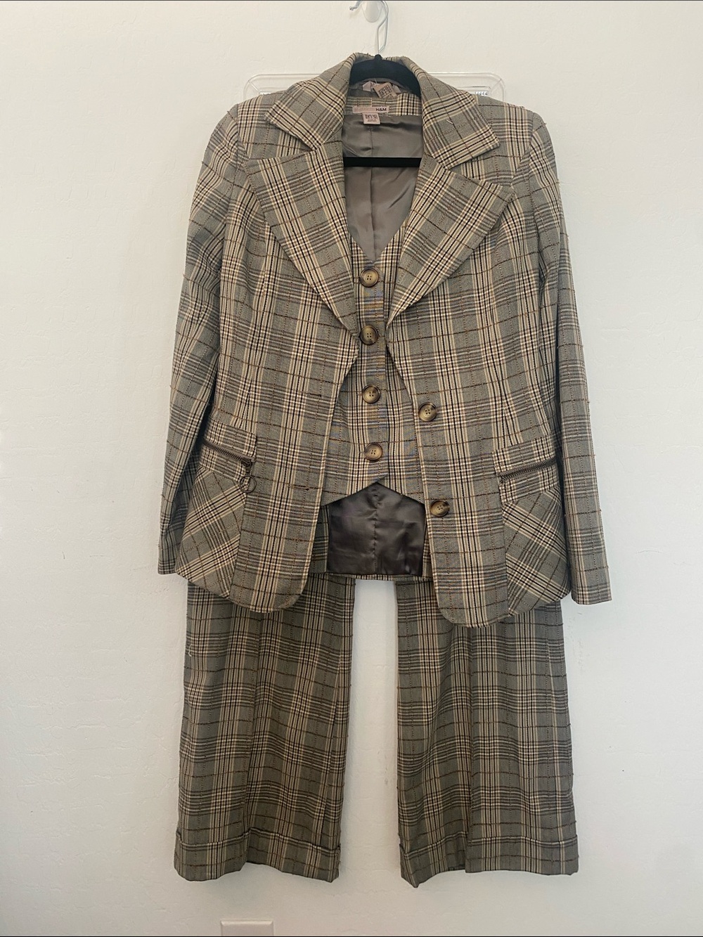 Y2K H&M Brown and Beige Plaid Women's Three-Piece Suit